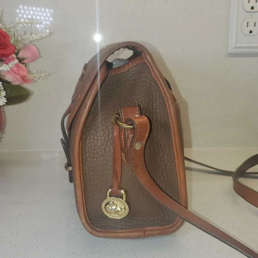 USA 🇺🇲 Vintage DOONEY & BOURKE Crossbody Bag